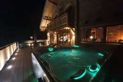 Image de Chalet Mmeta 12 pers, vue dégagée, Jacuzzi, Sauna, billard, boulodrome, aire de jeux