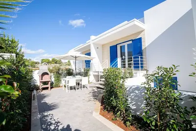 Image de Maison Bleue, À 300 MÈTRES De La Plage \"Maldives De Salento\"