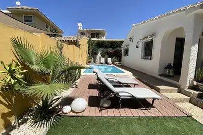 Image de Maison privée avec piscine 3 chambres