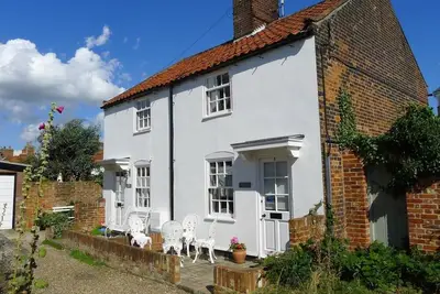 Image de Weavers Cottage, Central SouthWold, Pet Friendly & Parking (Sleeps 4, 2 Bedroom)
