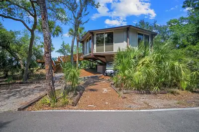 Image de Secluded 2 Bedroom Treehouse w/Spectacular Marsh Views, 873 Fiddlers Ridge