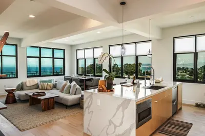 Image de 3803 Sweet Thursday - Condo neuf dans Holman Building, Downtown, Bay Views