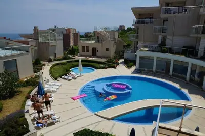 Image de Villa 3 Étages Avec Piscine Et Plage - Sun Village 13