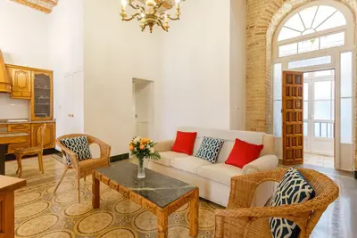 Casa Del Coleccionista by Cadiz4Rentals