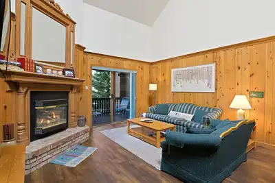 Image de Charmant condo près de la montagne avec barbecue à gaz - près de la randonnée et de la pêche!