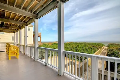 Image de 4 chambres Oceanfront Spacieuse maison avec ascenseur