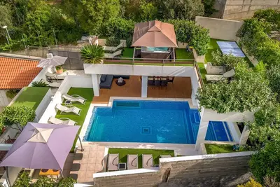 Image de Villa Luciana Residence - Five-Bedroom Villa with Two Pools and Spa Center