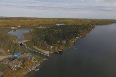 Image de Cabines au bord du lac à louer, avec marina privée - Cabine 8