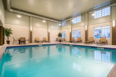 Image de Suite équipée | Petit déjeuner gratuit + centre de fitness + centre d'affaires ouvert 24 heures