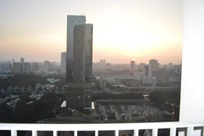 Image de Premium avec vue sur la piscine à Esquire - Oberoi Garden City