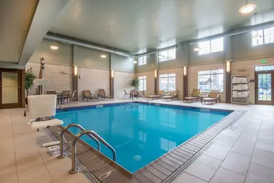 Image de Studio Queen | Petit déjeuner gratuit + piscine intérieure + centre d'affaires 24h / 24
