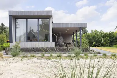 Image de Maison moderne avec jolie terrasse, située près d'Almelo