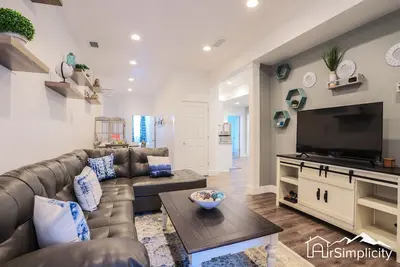 Image de Ce duplex est un 4 chambre (s), 2 salles de bain, situé à Denver, Co.