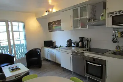 Image de Appartement Confortable pour 6 en Centre-Ville avec Balcon et Proximité Parking