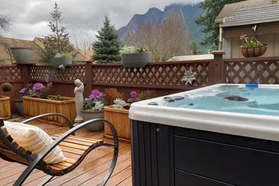 Image de Nouveau: North Bend Downtown Cottage and Suite - 2 Hot Tubs, Steps to Downtown
