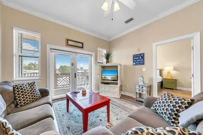 Image de Br3br Churchill By The Sea☀30a-22 au 24 février 557 $ au total! Walk2Beach- Pool- 2Bikes!