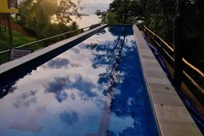 Image de Appartement loft, avec piscine et vue mer!