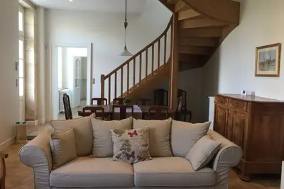 Gîte Orangerie au Château Gassies, 220m², à 15min de Bordeaux, jusqu'à 13 hôtes