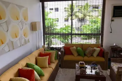 Image de Incroyable et spacieux appartement familial à Enseada à un pâté de maisons de la plage