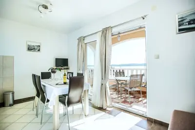 Appartement pour 4 + 2, Seget Donji ❤, près de la plage