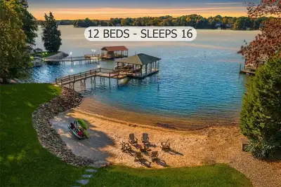 Image de Spectaculaire maison de luxe au bord du lac