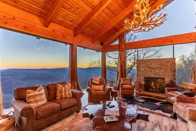 Image de The Flying Eagle in En - Best views in High Country- Luxury home, hot tub, pool table
