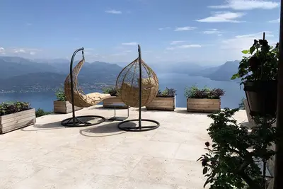 Image de Retraite spa privée de luxe avec vue spectaculaire sur le lac Majeur