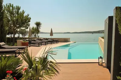 Luxueux appartement en bord de mer Sea Note avec piscine partagée Eos-Croatie
