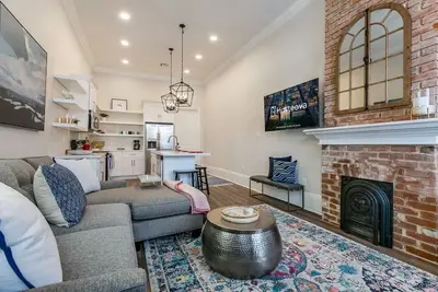 Image de Maison de vacances de luxe 3br | 5 minutes au quartier français