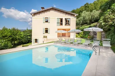 Image de Cà Cantoni Villa With Pool Lake View