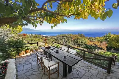 Image de Ampelos Estate - Le studio
