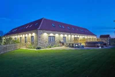 Image de Red Oak Barn - Conversion d'une grange de luxe dans un chemin de campagne près de la ville animée de Lincoln