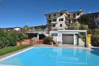Image de Apartment Montegolo Four With Pool And Lake View