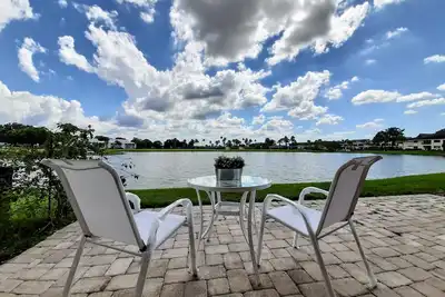 Image de Magnifique patio face au lac - Condo Saddlebrook 2bed \/ 2bath