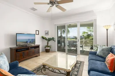 Image de 1034 Cinnamon Beach, 3 chambres, pour 8 personnes, animaux acceptés, ascenseur, 2 piscines
