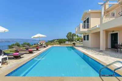 Image de Villa Argostoli Bay - Cette villa comprend une piscine privée, une vue magnifique sur la mer et Wi-Fi