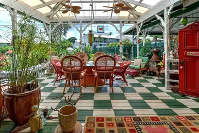 Image de Hale Kawehi Guesthouse dans le pittoresque centre-ville de Hilo, Hawaii