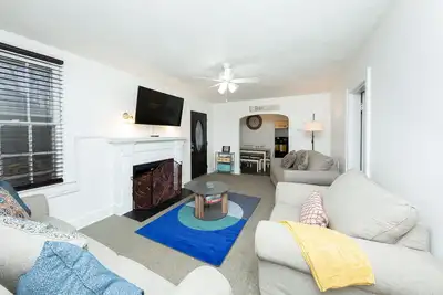 Image de ✨4 Bdrm \/ 2 Bth Domicile - Marchez vers Metro \/ 5 min jusqu'à Dc✨