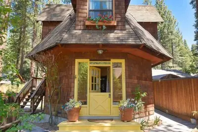 Image de Gingerbread Cottage à Lower Kings Beach!