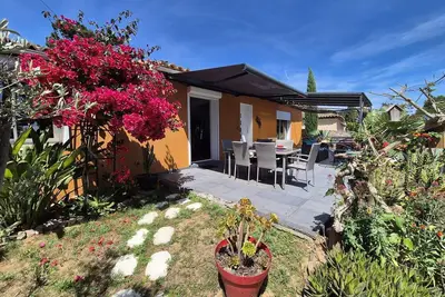 Image de Villa 2 chambres de plain pied, climatisation, internet plages et commerces à proximité