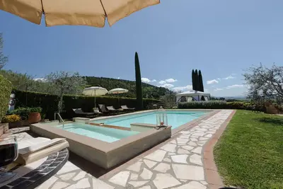 Image de Belle maison de vacances privée avec climatisation, piscine privée, Wifi, Tv, patio