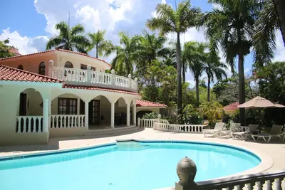Image de Magnifique villa royale de quatre chambres située dans le paradis tropical