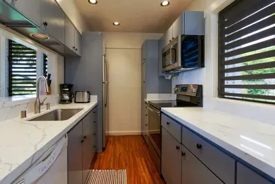 Image de Split-Level Privacy+Ocean View! Furnished Lanai, WiFi, Full Kitchen, Flat Screens –Kiahuna 2210