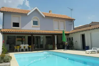 Image de Maison Confort pour 8 avec Piscine Sécurisée, Wifi, à 100m de la Plage, Châtelaillon-Plage