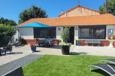Image de Maison familiale à 100m de la plage avec jardin clos et parking, pour 6 personnes