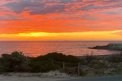 Image de Relaxing family holiday home, just a stones throw from the beach