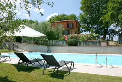 Image de Magnifique maison de vacances privée pour 9 personnes avec piscine privée, Tv et parking
