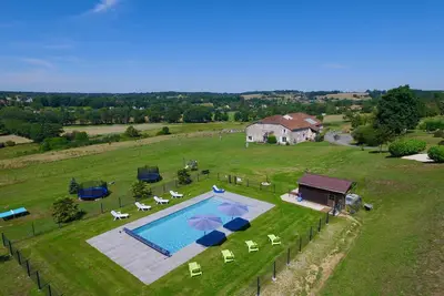 Image de VéloGîtes, Le Gîte Vignoble, l’endroit parfait pour des vacances en famille?