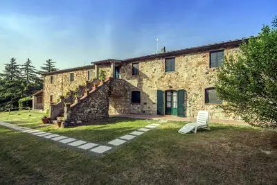 Nice, logements typiques toscans, avec A/C, Wi-Fi, dans une jolie ferme, D2