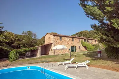 Beaux logements typiques toscans, avec A/C, Wi-Fi, dans une jolie ferme, D4